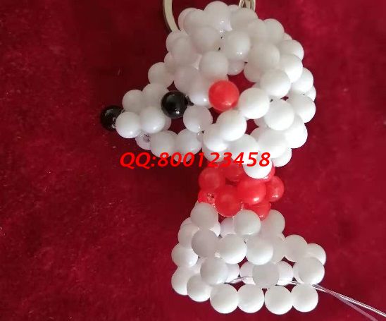 8月20日，可以寄到家做的手工活，在手工之家能找到正規(guī)可靠的管回收手工活，圖為勵志珠珠繡串珠小飾品成品及加工細節(jié)實拍