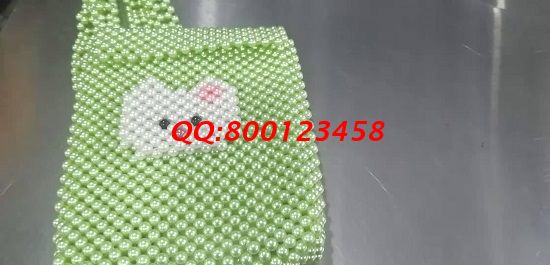 9月14日，正規(guī)供料的手工活，選外發(fā)手工活就要找正規(guī)企業(yè)、合適的手工，圖為勵(lì)志珠珠繡串珠產(chǎn)品（珠包）實(shí)拍