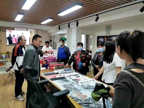 做好珠繡手工，助力鄉(xiāng)村振興 --- --- 記邯鄲學(xué)院宋主任一行蒞臨手工之家參觀指導(dǎo)