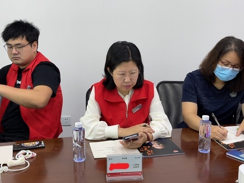 10月5日，想接正規(guī)廠家的手工活，手工活代加工項(xiàng)目，大家選擇這個(gè)可信可靠的珠繡手工，圖為手工之家第五期優(yōu)秀繡娘培訓(xùn)會(huì)剪影