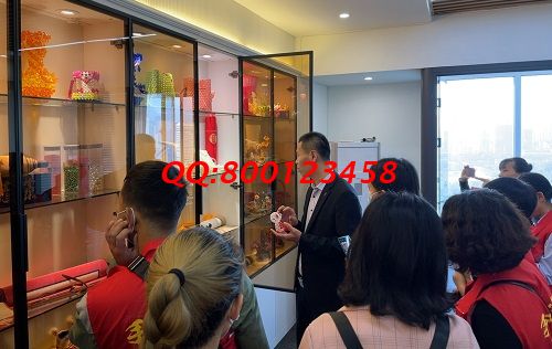 10月10日，加工費(fèi)結(jié)算，這個正規(guī)手工活外發(fā)加工企業(yè)的手工活代加工項(xiàng)目是這樣的，圖為手工之家優(yōu)秀繡娘培訓(xùn)會剪影