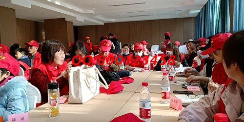10月11日，想接正規(guī)廠家的手工活，找拿回家做的手工活，看好這兩點(diǎn)，可以放心選擇了，圖為手工之家優(yōu)秀繡娘往期培訓(xùn)會(huì)剪影