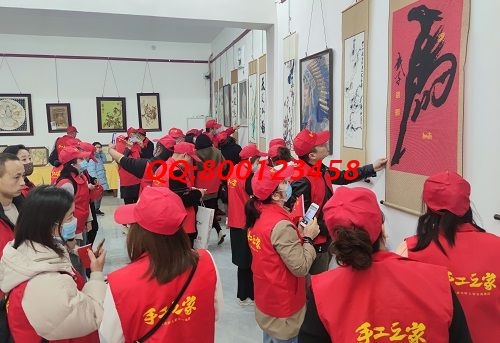 11月27日，可以帶回家做的手工活，手工活代加工，選擇非遺傳統(tǒng)珠繡就對了，圖為手工之家優(yōu)秀繡娘歷次線下培訓(xùn)會剪影