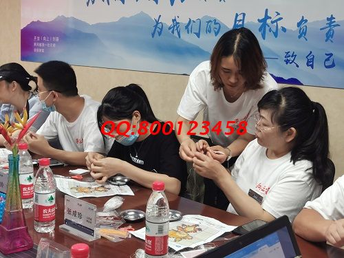 11月27日，可以帶回家做的手工活，手工活代加工，選擇非遺傳統(tǒng)珠繡就對了，圖為手工之家優(yōu)秀繡娘歷次線下培訓(xùn)會剪影