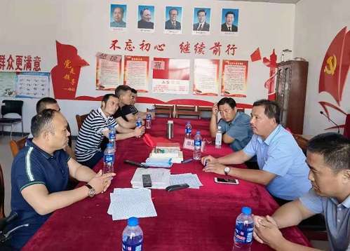 10月29日，拿回家做的手工活，想接正規(guī)企業(yè)的手工活，實地考察重不重要？圖為手工之家創(chuàng)始人參加一些活動的剪影