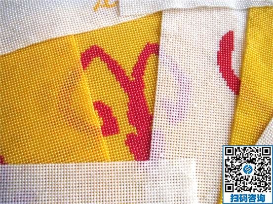 在家?guī)抟材軖赍X，巧手媽媽做手工活串珠加工(圖1)