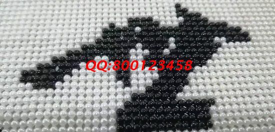 11月1日，考察合作的手工活代理加工項(xiàng)目，在家做手工活掙錢(qián)，如何能掙得更多，圖為勵(lì)志珠珠繡成品細(xì)節(jié)實(shí)拍