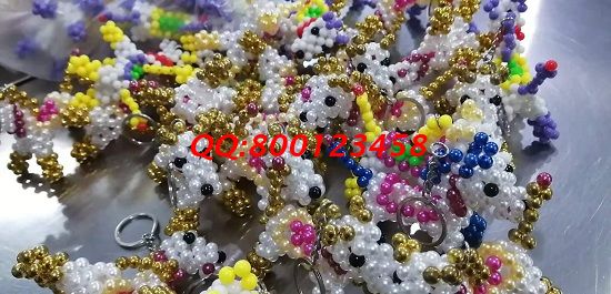 11月9日，手工活加工，可以帶回家做的手工活，長期穩(wěn)定、安全放心就選手工之家，圖為勵(lì)志珠珠繡串珠小飾品實(shí)拍