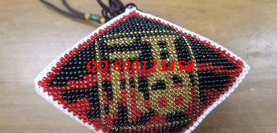 11月10日，想做手工活掙錢，正規(guī)手工活外發(fā)加工項(xiàng)目可以自己做，也可以代理加工，圖為勵(lì)志珠珠繡小飾品成品實(shí)拍