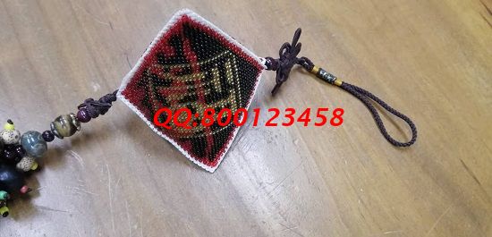 11月10日，想做手工活掙錢，正規(guī)手工活外發(fā)加工項(xiàng)目可以自己做，也可以代理加工，圖為勵(lì)志珠珠繡小飾品成品實(shí)拍