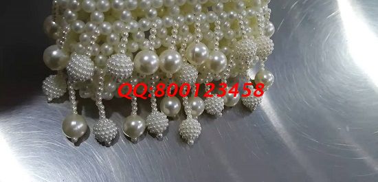 11月12日，多發(fā)材料，拿回家做的手工活，這個手工活外發(fā)加工企業(yè)一直這樣做，圖為勵志珠珠繡手工珠包成品實拍