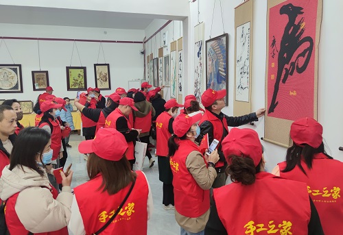 負責(zé)任，就是好好做珠繡手工事業(yè)--- --- 記手工之家優(yōu)秀代理加工補貼政策之優(yōu)秀代理楊女士