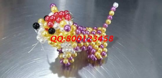 11月20日，想接正規(guī)廠家的手工活，拿回家做的手工活，大家選擇這里的珠繡手工，圖為勵志珠珠繡串珠（小飾品）產(chǎn)品實拍