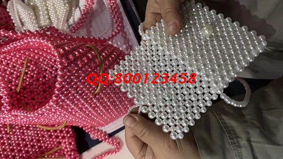 11月28日，可以寄到家做的手工活，在家做手工活掙錢就來手工之家，圖為成品倉庫驗(yàn)收的勵(lì)志珠珠繡珠包產(chǎn)品實(shí)拍(圖2)