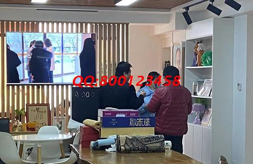 2月24日，在家做手工加工活，手工之家的珠繡串珠外發(fā)手工活，是在家手工活，圖為手工之家接待考察合作加工客戶剪影