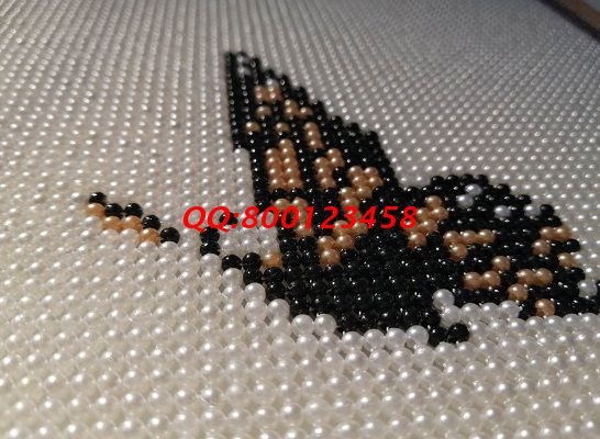 3月4日，想找手工活外發(fā)加工，把手工活拿回來做，選擇手工之家，就要行動、就要好好做，圖為勵志珠珠繡成品細節(jié)實拍