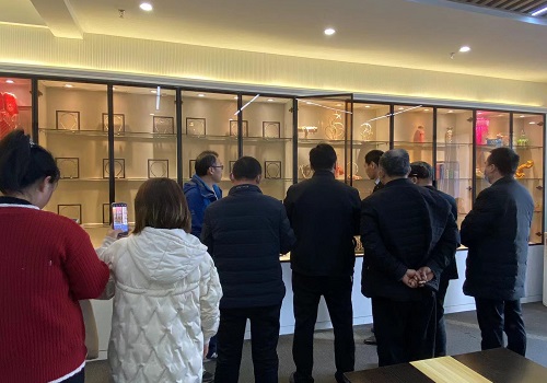 手工帶動就業(yè)，讓農(nóng)民有事干、農(nóng)村更美麗 --- --- 記河北大名一鎮(zhèn)村領(lǐng)導一行來手工之家實地參觀考察