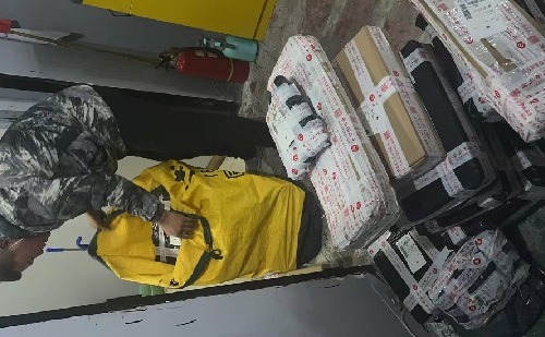 請(qǐng)查收，您結(jié)算的加工費(fèi)和新加工材料包！--- --- 記手工之家客維部人員日常服務(wù)加工人員