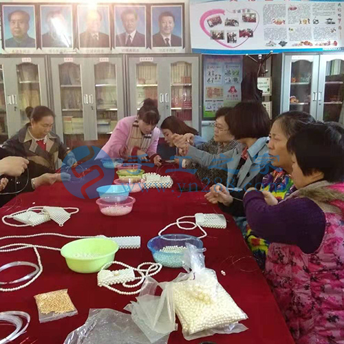 可靠的手工活串珠子，讓人做得放心、賺得舒心(圖1)