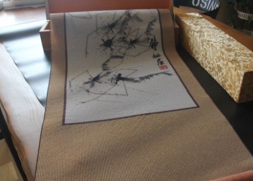 4月1日，手工活在家兼職也能干，這個(gè)拿回家做的手工活的珠繡產(chǎn)品怎么用？圖為勵(lì)志珠珠繡串珠手工（一款）成品外包裝剪影