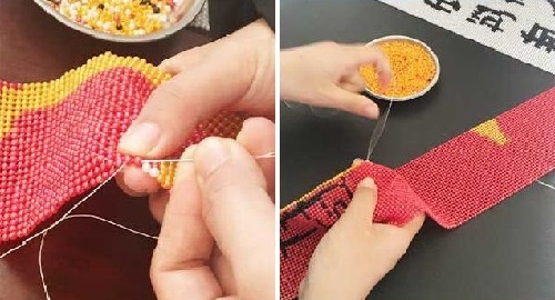 4月2日，在家做手工活掙錢，寄到家做的手工活，這個(gè)外發(fā)手工活的加工費(fèi)如何結(jié)算？圖為勵(lì)志珠珠繡串珠手工產(chǎn)品剪影