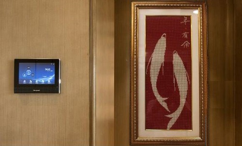 5月3日，手工活接單平臺(tái)，手工兼職招聘帶回家做，珠繡產(chǎn)品讓手工之家和加工人員更好共贏，圖為勵(lì)志珠珠繡手工產(chǎn)品剪影