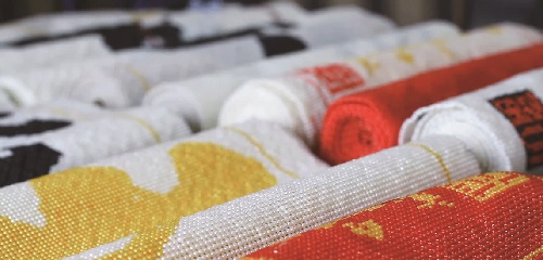5月3日，手工活接單平臺(tái)，手工兼職招聘帶回家做，珠繡產(chǎn)品讓手工之家和加工人員更好共贏，圖為勵(lì)志珠珠繡手工產(chǎn)品剪影