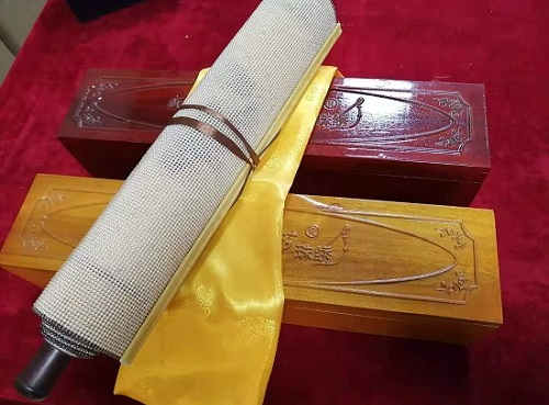 5月12日，農(nóng)村手工活加工項目代，帶回家做手工活，手工之家這樣做，大家自然很放心，圖為勵志珠珠繡手工產(chǎn)品多款外包裝剪影
