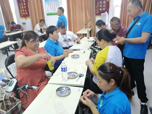 手工繡制生活，自立自強不息———記第三十二個全國助殘日(圖3)