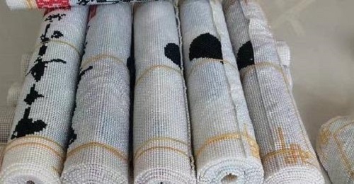 9月14日，純手工活外發(fā)加工，郵寄到家的手工活，手工之家的珠繡手工事業(yè)有系統(tǒng)服務(wù)做支撐，圖為勵(lì)志珠珠繡串珠手工產(chǎn)品剪影