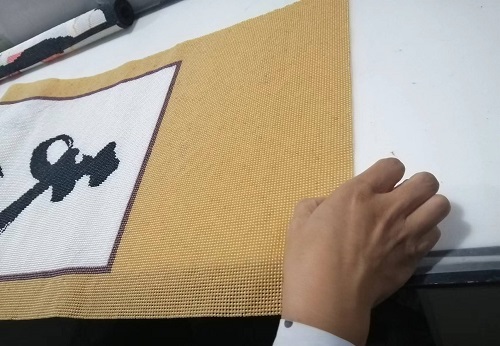 在家做手工活加工串珠，是一個不錯的賺錢門路(圖1)