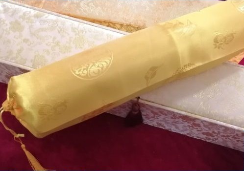 10月2日，在家做手工活掙錢，寄到家做的手工活，手工之家堅持對珠繡非遺傳統(tǒng)手工的傳承和創(chuàng)新，圖為勵志珠珠繡串珠手工產(chǎn)品及外包裝剪影