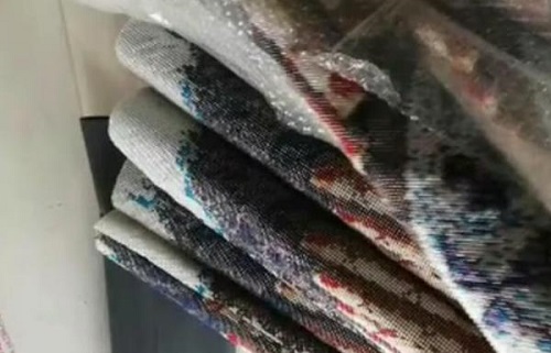 10月27日，靠譜的手工加工項(xiàng)目，在家做串珠手工掙錢，手工之家的手工項(xiàng)目很人性化，圖為勵(lì)志珠珠繡串珠手工產(chǎn)品剪影