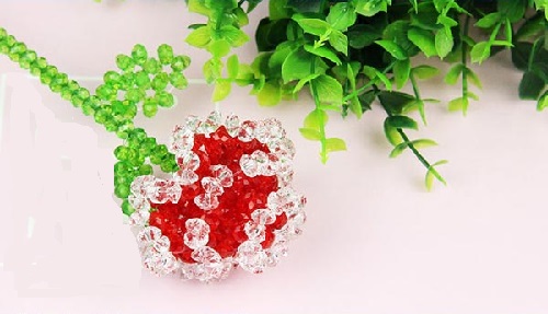 1月31日，正規(guī)可靠的手工項(xiàng)目，可以帶回家做的手工，手工之家都有什么品牌？圖為勵(lì)志珠珠繡串珠手工產(chǎn)品剪影