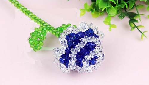 1月31日，正規(guī)可靠的手工項(xiàng)目，可以帶回家做的手工，手工之家都有什么品牌？圖為勵(lì)志珠珠繡串珠手工產(chǎn)品剪影