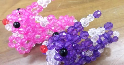 2月27日，靈活就業(yè)創(chuàng)業(yè)，手工加工回收項(xiàng)目，月底了，選擇了手工之家及珠繡串珠手工事業(yè)，都應(yīng)該更努力，圖為勵志珠珠繡串珠手工產(chǎn)品剪影