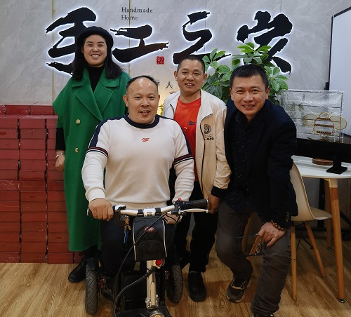攜手搭舞臺，手工助就業(yè) —— 記長沙市溫馨助殘公益服務(wù)中心領(lǐng)導(dǎo)蒞臨手工之家