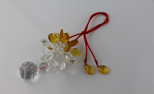 3月31日，帶回家做的手工副業(yè)，在家做飾品加工廠掙錢，在手工之家，幾個特點決定純手工項目適合靈活就業(yè)創(chuàng)業(yè)，圖為勵志珠珠繡串珠手工產(chǎn)品剪影