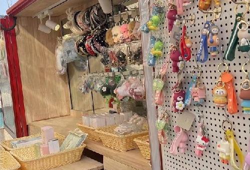 多一份好的收入，移動潮品店兼容并包，讓加工人員也可以這樣掙錢