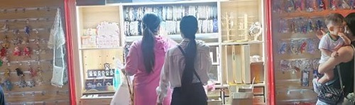 多一份好的收入，移動潮品店兼容并包，讓加工人員也可以這樣掙錢