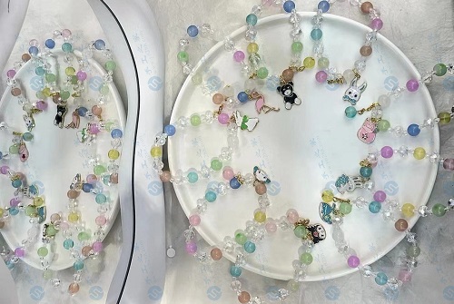 4月25日，在家做兼職的正規(guī)平臺，與家人一起做的靈活就業(yè)掙錢的副業(yè)，在手工之家產(chǎn)品為什么選擇多，圖為勵志珠珠繡串珠手工產(chǎn)品剪影