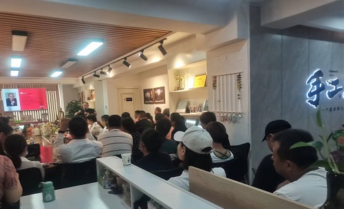 飾品加工廠+移動潮品店，讓大家一起做手工掙錢 ------ 記石家莊項目考察團(tuán)隊到手工之家考察合作