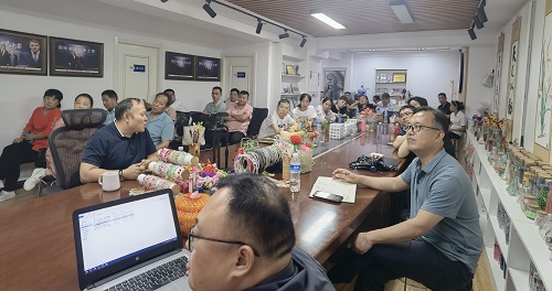 飾品加工廠+移動潮品店，讓大家一起做手工掙錢 ------ 記石家莊項目考察團(tuán)隊到手工之家考察合作