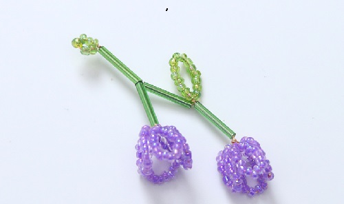 7月10日，家里干的手工活兼職，在家做的好副業(yè)，手工飾品加工廠，讓合作者有個好收入，在手工之家，1+1大于2，圖為串珠米珠繡手工產(chǎn)品剪影