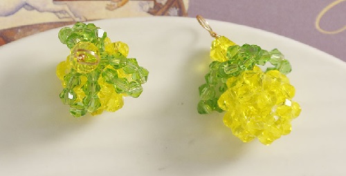 7月14日，手工活兼職招聘信息，居家靈活就業(yè)副業(yè)，開飾品加工廠，合作手工之家的服務(wù)內(nèi)容是什么，圖為串珠米珠繡手工產(chǎn)品剪影