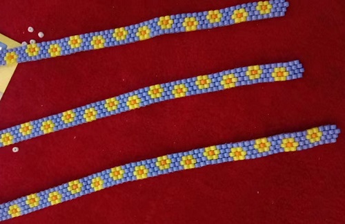 6月8日，手工兼職在家做，拿回家做的手工副業(yè)，開(kāi)手工加工廠，與手工之家合作，大家都是一家人，圖為串珠米珠繡手工產(chǎn)品剪影