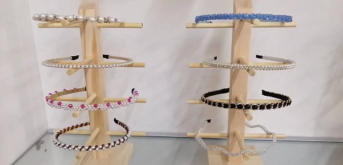 7月9日，手工活拿回家做在哪里找，外發(fā)加工接單平臺(tái)，在家做手工，開手工加工廠，在手工之家，創(chuàng)新不僅全面而且始終堅(jiān)持，圖為串珠米珠繡純手工產(chǎn)品剪影