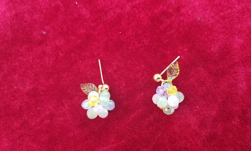 10月13日，在家做兼職的正規(guī)平臺(tái)，做手工傳承官，居家手工好副業(yè)，與手工之家合作，大家目標(biāo)一致，圖為串珠米珠繡純手工產(chǎn)品剪影
