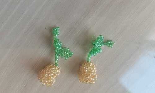 1月12日，手工兼職在家做，拿回家做的手工副業(yè)創(chuàng)業(yè)，微創(chuàng)業(yè)做手工傳承官，選擇手工之家，因?yàn)檫@里創(chuàng)新、誠(chéng)信，圖為串珠米珠繡手工產(chǎn)品剪影