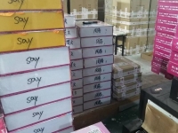 10月5日，網(wǎng)上接手工活的平臺，手工串珠兼職，在手工之家，成功屬于愛動手、勤動手的人，圖為勵志珠珠繡串珠手工材料備貨剪影